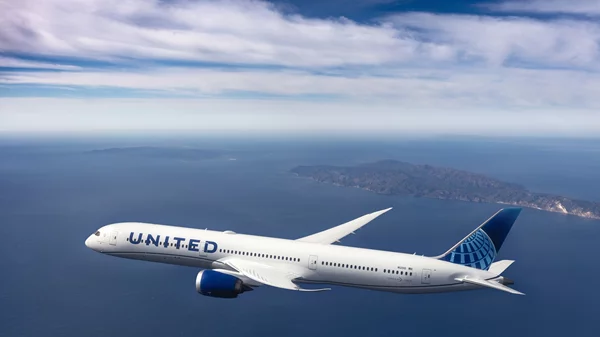 H United Airlines επεκτείνει τις εποχικές πτήσεις της από την Αθήνα προς New York/Newark και Washington D.C.