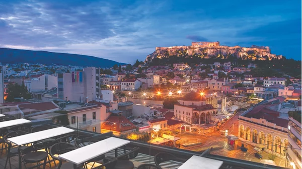 "A for Athens": Καρδιά vs λογικής με μαγευτική θέα