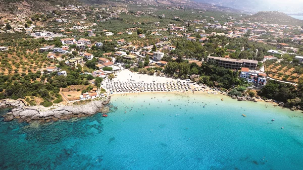 Καλαμάτα και πιο πέρα: Η χαμηλόφωνη αλλά συγκλονιστική πλευρά της ανατολικής Μεσσηνίας