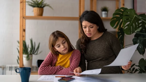 Μήπως μεταφέρω το άγχος μου στα παιδιά μου; 4 ερωτήσεις που πρέπει να κάνεις στον εαυτό σου για να το καταλάβεις