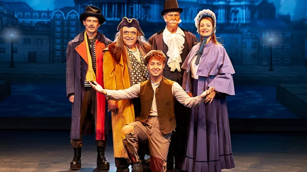 Δύο θεατρικές παραστάσεις στον Ελληνικό Κόσμο