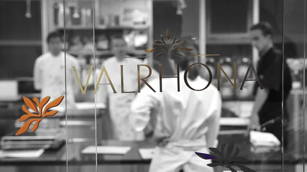 Η Valrhona βάζει την σοκολάτα, η Deals τις συνταγές & εσύ…το γιορτάζεις!