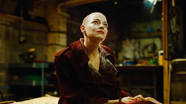 Η τρελή σκηνή της Έμα Στόουν στο ‘Βουγονία’ και η ανάμειξη της Τζένιφερ Άνιστον