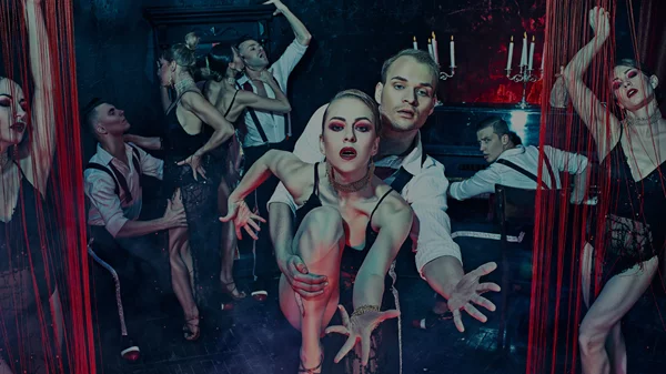 Brown Hotels Χ Lakis Gavalas: μια ξεχωριστή cabaret βραδιά στο δεύτερο θεματικό πάρτι