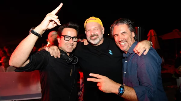 To original Sun:Set® Beach Party από τον Αλέξανδρο Χριστόπουλο στο DOT Beach Vibes