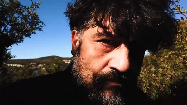 Ο "Χαλεπάς" με το βλέμμα των The Boy και Αργυρώ Χιώτη