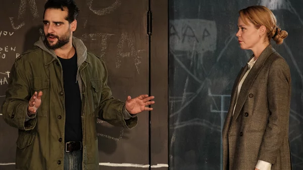 Θέατρο Νέου Κόσμου: 6 τολμηρές παραστάσεις που αξίζει να δεις στις γιορτές