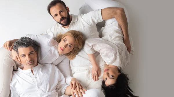 "Το ψέμα": Τελευταίες παραστάσεις στην ταράτσα του Θεάτρου Λαμπέτη