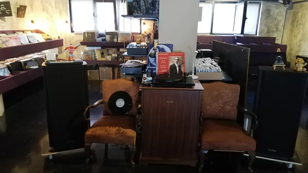 Το δισκάδικο "Underflow" ξεκινά μια νέα σειρά listening sessions