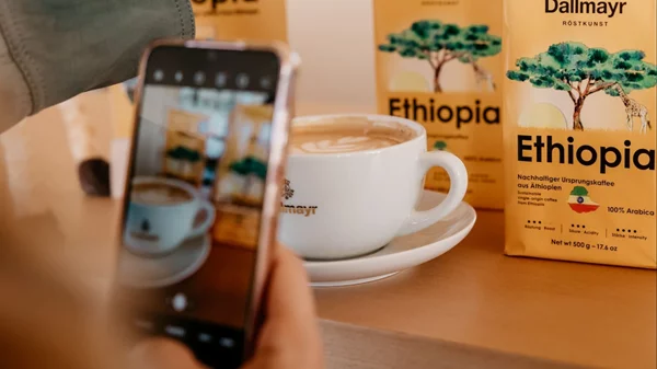 Ο καφές Ethiopia, του ιστορικού οίκου Dallmayr, γιόρτασε τα δέκατα πέμπτα γενέθλια του, σε μια μοναδική εκδήλωση στο εστιατόριο Parthenis της Εθνικής Πινακοθήκης