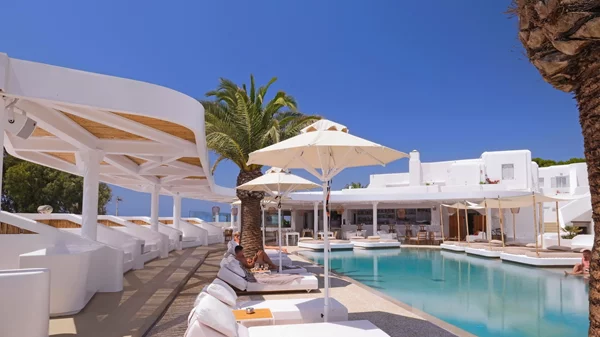 "Andronikos Hotel", Μύκονος: Ατμοσφαιρικό Πάσχα με θέα στο Νησί των Ανέμων