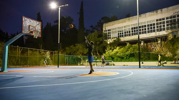 Αναβιώνει το ιστορικό πάρκο της Κόνιστρας στα Πετράλωνα