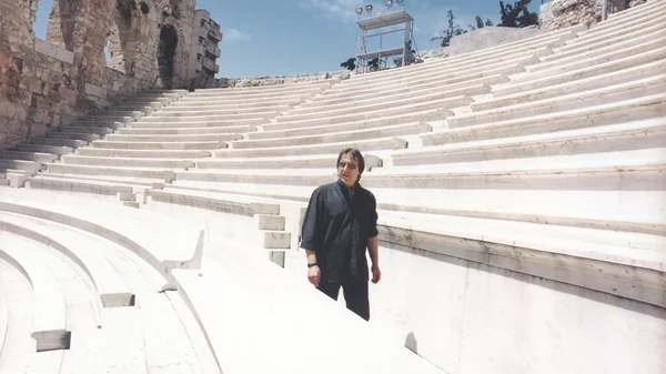 "Αναδρομές": Ανάμεσα στη βυζαντινή μνήμη και τη σύγχρονη ελληνική ποίηση