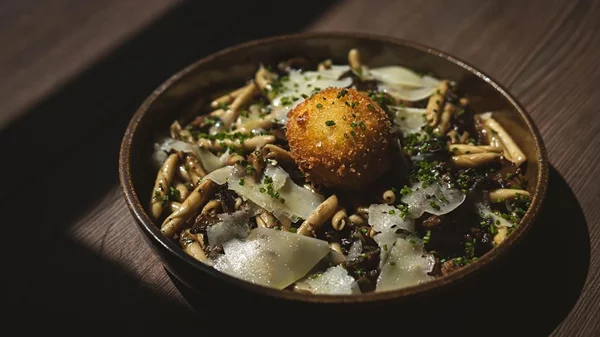 Η Αθήνα δοκιμάζει τα γαστρονομικά όριά της στο πιάτο