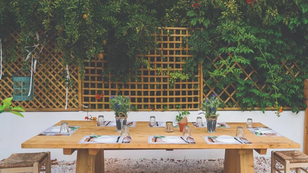 Η trattoria "Μαρίκα" υποδέχται το φθινόπωρο με νέα πιάτα στον κήπο της