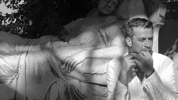 Μονόλογο για τον Γιαννούλη Χαλεπά σε Τήνο και Αθήνα