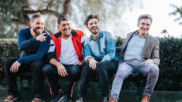 "Άσπρο Πάτο / Another Round": Το έργο που δίνει διέξοδο στα αδιέξοδα