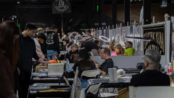 Το 7ο Athens Tattoo Expo βάζει ξανά μελάνι στο Παλιό Αμαξοστάσιο ΟΣΥ
