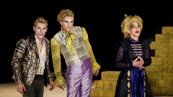 Τριπλό ραντεβού στην υπαίθρια σκηνή του Εθνικού Θεάτρου