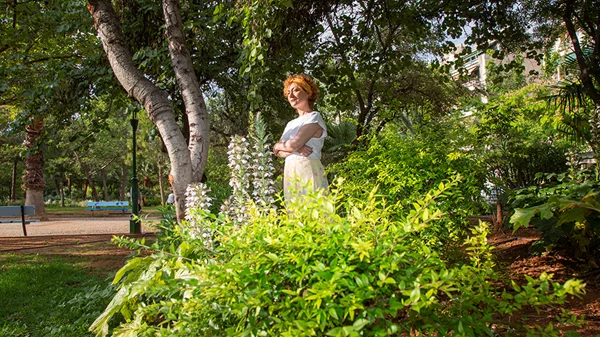 Η Κατερίνα Μακαβού εγκαινιάζει τα "Room Sessions"