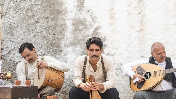 Οι "17 Κλωστές" έρχονται στο Mega