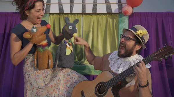 "Αν ήμουνα κοάλα και ήσουν καγκουρό": Κουκλοθέατρο στην Paraga