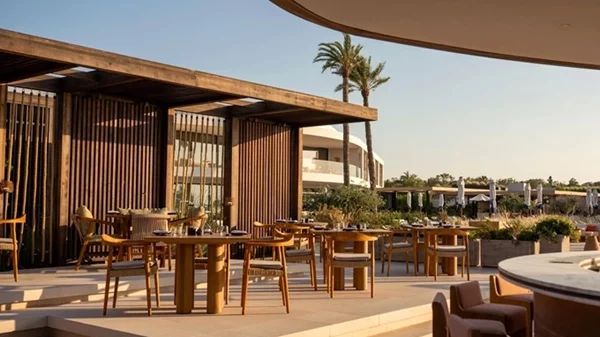 Ταράτσες, βεράντες και αυλές των νοτίων προαστίων για να αισθάνεσαι σαν σε νησί