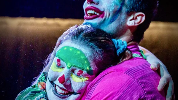 "Αδεξιότητες ή ένας τρόπος να μην τα καταφέρεις": Μια εμπειρία-ύμνος για το μεγαλείο της αποτυχίας