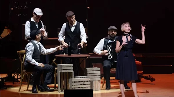 Nathalie Lermitte: "Νομίζω ότι έχω αυτή την υπερβολική πλευρά της Πιάφ"