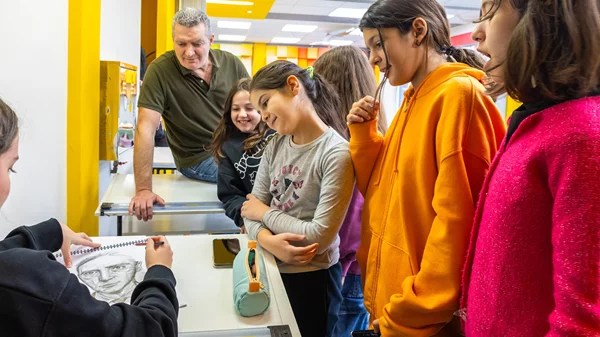 Γίνε κι εσύ μέλος του Κέντρου Τεχνών Πλάκα
