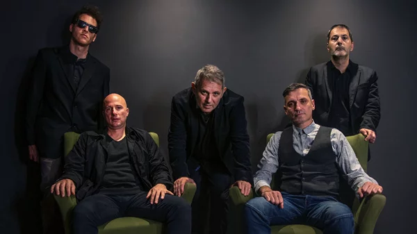 Ο Παύλος Παυλίδης και οι Hotel Alaska σε δύο συναυλίες που περιμέναμε καιρό