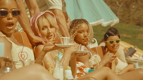 Μια morning coffee playlist με αφορμή την Παγκόσμια Ημέρα Καφέ (1/10)