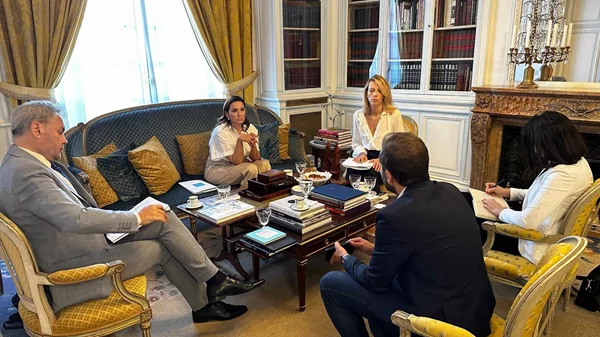 Επίσκεψη Όλγας Κεφαλογιάννη στο Παρίσι