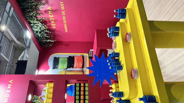 VENDEMA: "Και δηλαδή πως κάνετε ένα ελαιόλαδο sexy?"