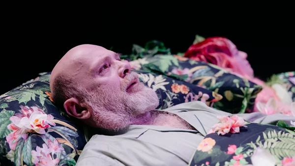 Χρήστος Σαπουντζής: "Υπάρχει άνθρωπος που δεν έχει σχέση με την αγάπη και τον έρωτα;"