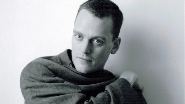 O Sean Nicholas Savage live στο Κέντρο Ελέγχου Τηλεοράσεων