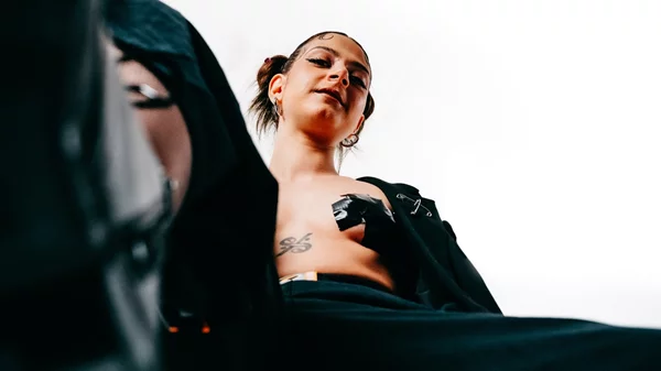 AEON: "Δεν θα ήθελα ποτέ να δημιουργηθεί με το κοινό μια σχέση περσόνας-ακροατή"