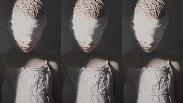 "Τυφλοί" του Μορίς Μέτερλινκ: Μια αλληγορία για τον σύγχρονο άνθρωπο στο Θέατρο Αλκμήνη