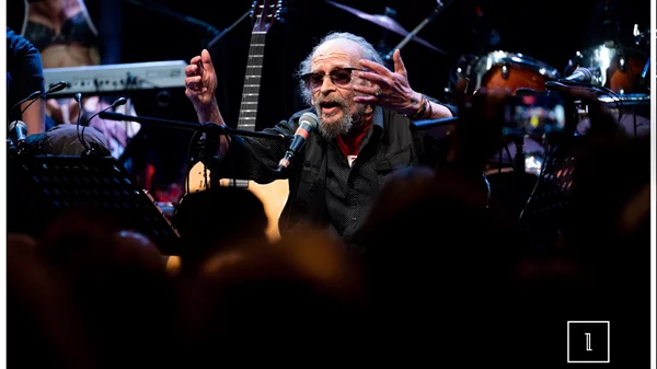 Δημήτρης Πουλικάκος: Γιόρτασε τα 80 στο sold-out "Κύτταρο" με ένα απίθανο rock πάρτι 4 ωρών