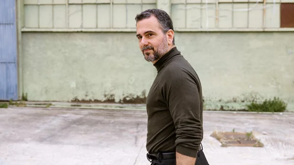 Ο Αλέξανδρος-Δράκος Κτιστάκης "συνομιλεί" με Έλληνες ποιητές στο "Half Note Jazz Club"