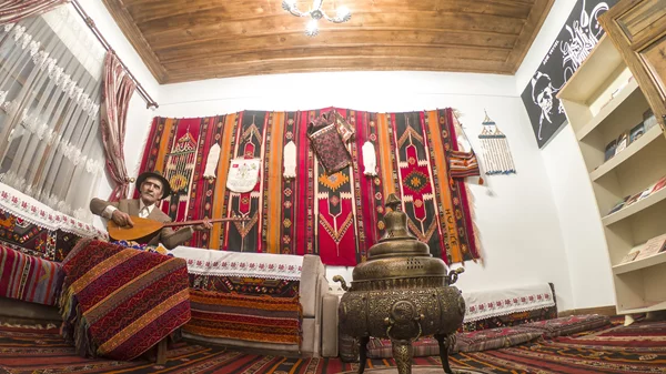 Ο σπουδαίος ποιητής Ασίκ Βεϊσέλ στο πρόγραμμα εκδηλώσεων μνήμης της UNESCO για το 2023