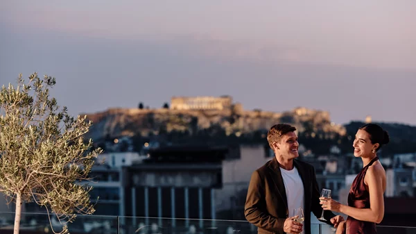 Titania Hotel: Γιορτές με θέα την Ακρόπολη