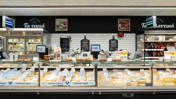 Η ΑΒ Βασιλόπουλος ενισχύει τους τοπικούς παραγωγούς με στρατηγικές συνεργασίες σε όλη την Κρήτη