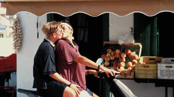 Πώς φτιάχτηκαν οι αφίσες των καλύτερων ελληνικών ταινιών της χρονιάς: "Λεσβία"