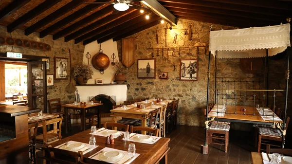 Τρεις ταβέρνες-πρότυπο για την Τσικνοπέμπτη και όχι μόνο