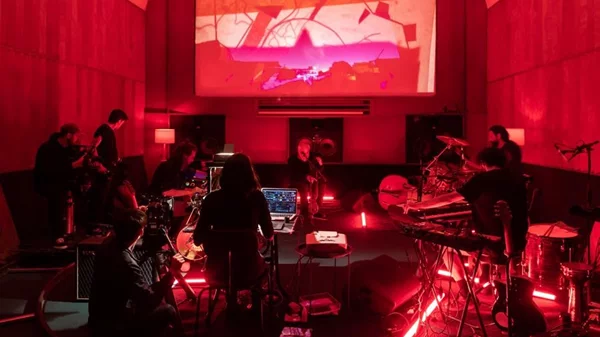 Ο Μιχάλης Σιγανίδης συναντά τον Larry Gus στη σκηνή του Onassis Channel στο YouTube