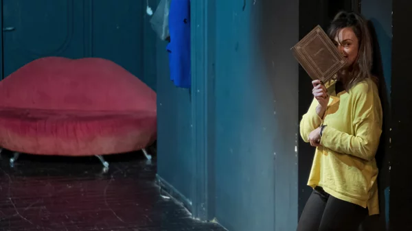 Παραστάσεις με στοιχεία group therapy