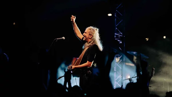 Ο Γιάννης Χαρούλης μας κλείνει διπλό ραντεβού στην Τεχνόπολη