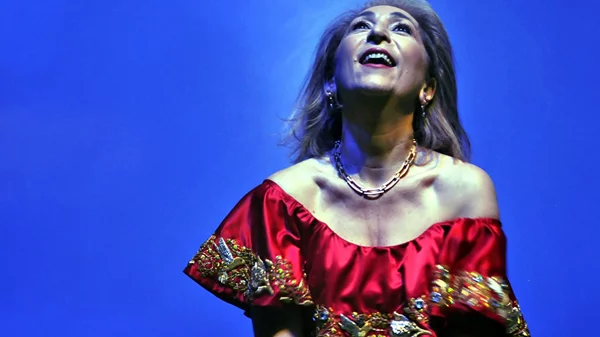 "Horizons": Tαξίδι στις μουσικές του κόσμου με την Alexandra Gravas