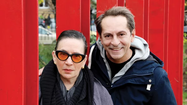 Λίνα Νικολακοπούλου και Παρασκευάς Καρασούλος συνυπογράφουν την μουσική παράσταση "Ανάσα μου κι αέρα"